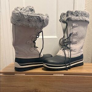 Khombu Gray and Black Winter Boots